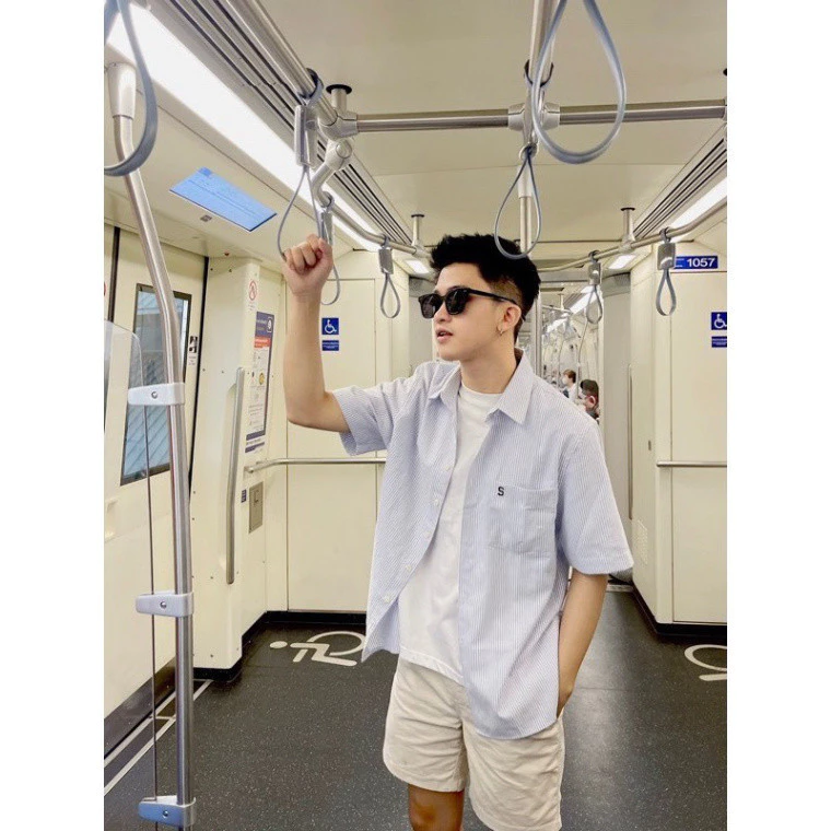 Áo Sơ Mi Kẻ Sọc Xanh UNISEX Nam Nữ Form Rộng Họa Tiết Thêu Chữ S Phong Cách Retrostyle Chất Lanh Lụa Mềm Mịn KO Nhăn